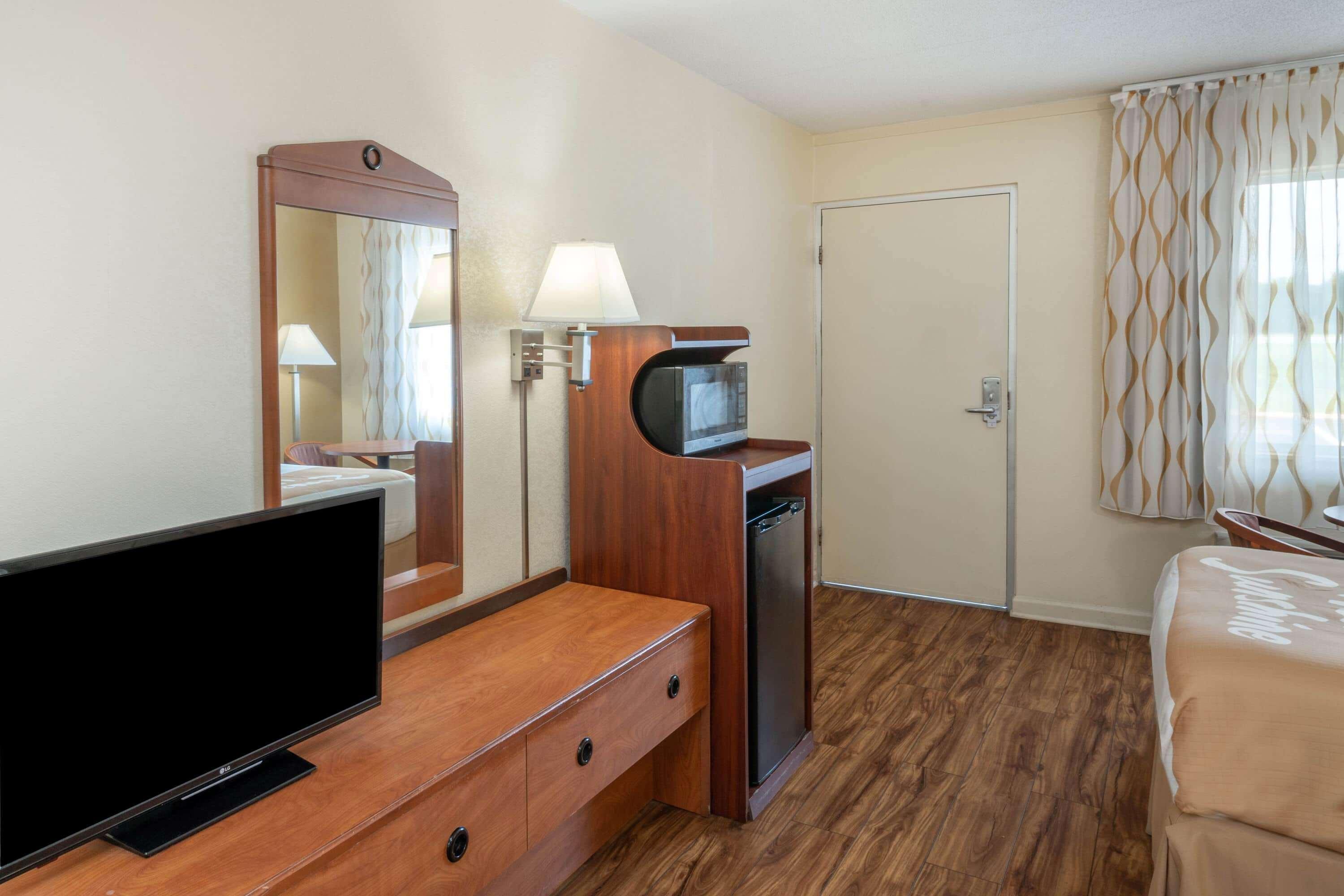Days Inn By Wyndham Clarksville Tn Eksteriør billede