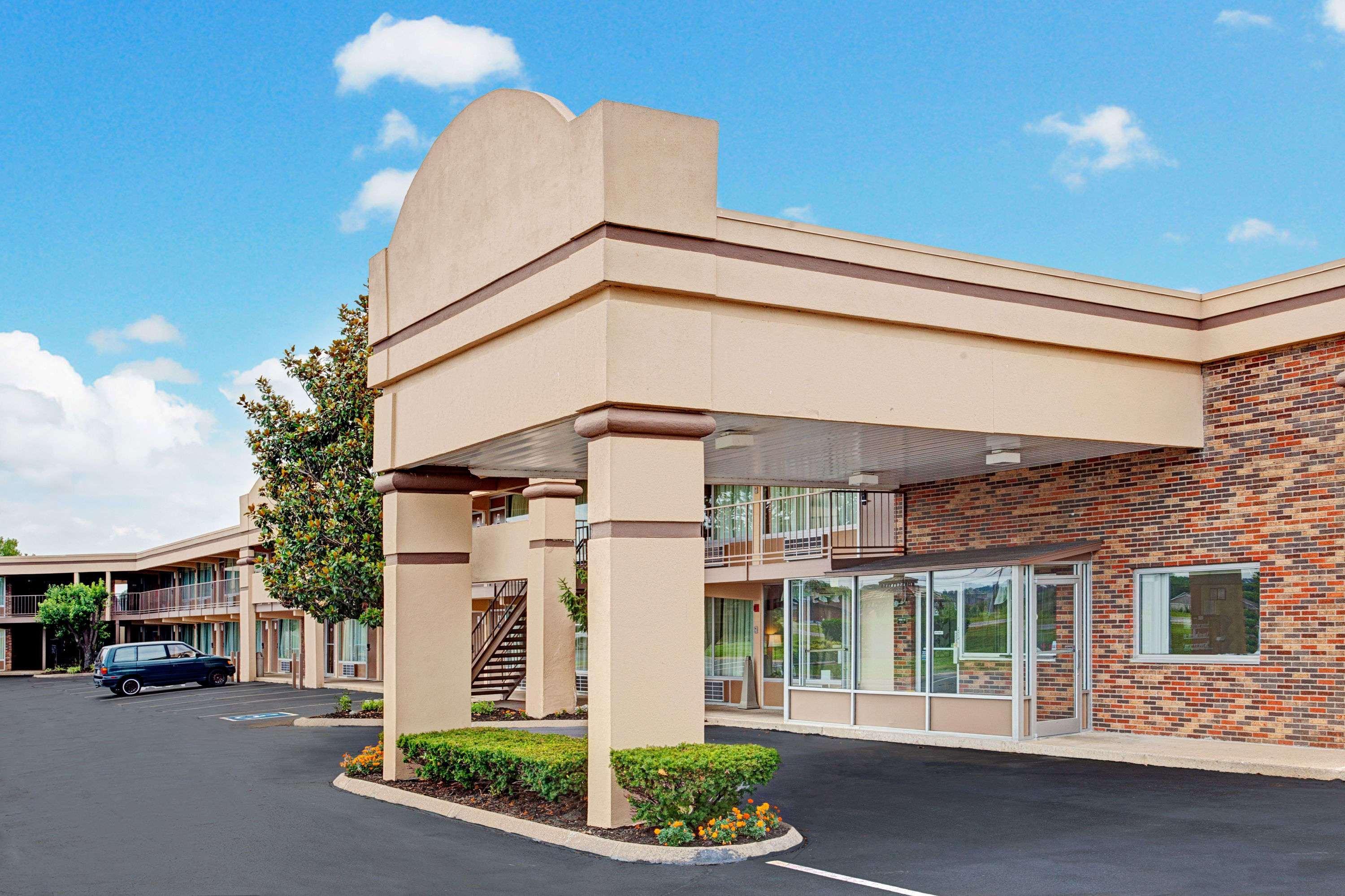 Days Inn By Wyndham Clarksville Tn Eksteriør billede