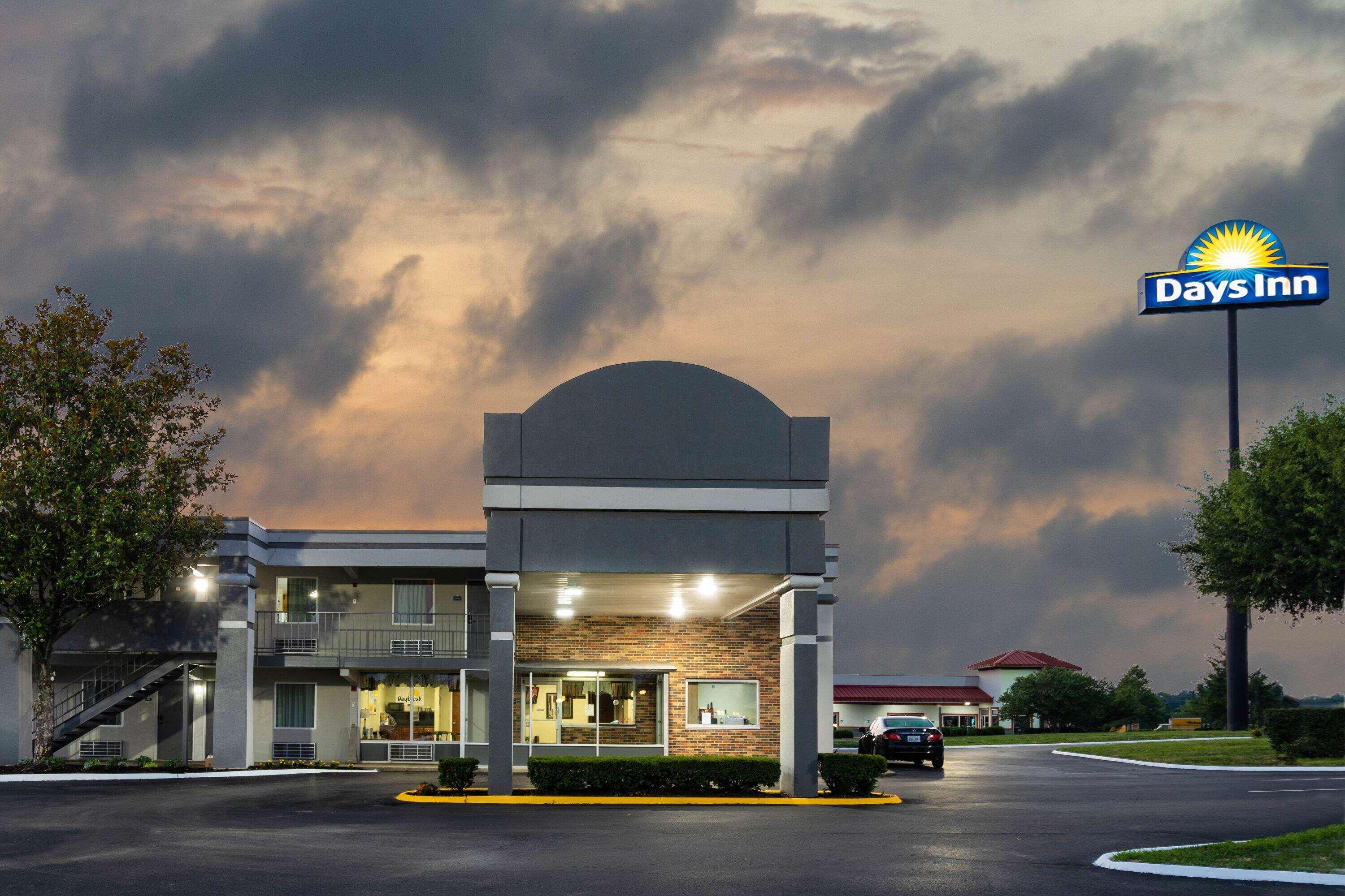 Days Inn By Wyndham Clarksville Tn Eksteriør billede