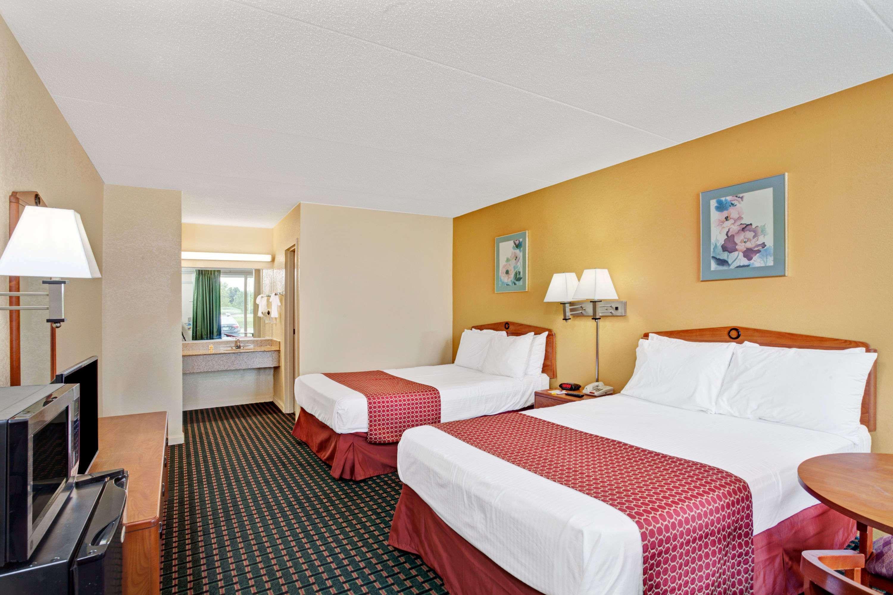 Days Inn By Wyndham Clarksville Tn Eksteriør billede
